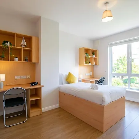 4-bedroom Home, Holiday home *