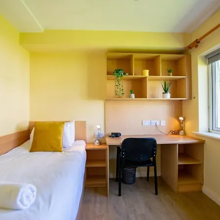4-bedroom Home, Holiday home