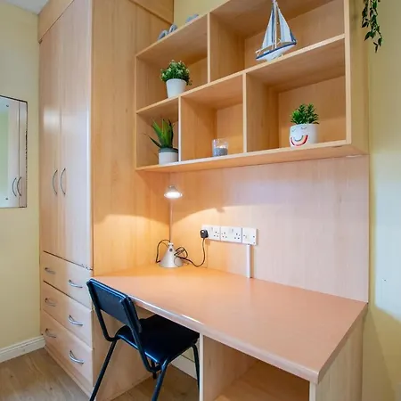 4-bedroom Home, Holiday home